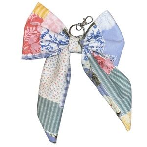 Floral print patchwork bow keychain